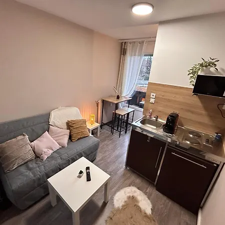 Cosy Neuf Avec Balcon Apartamento *